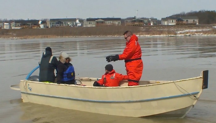 Volunteers search Lake Erie