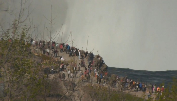 Niagara Falls Mayor Jim Diodati says large crowd along strip is not what it seems