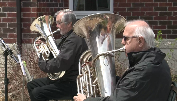 ‘Joyful Brass’ band puts smiles on faces of Hamilton seniors