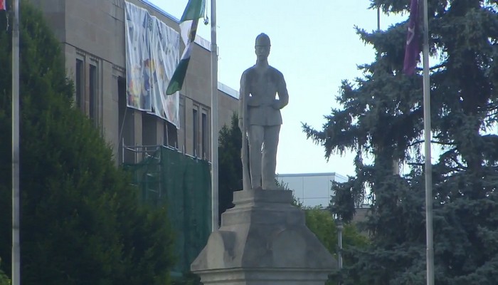 Anti-racism group is calling for the removal of a statue