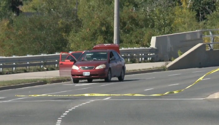 Explosive Disposal Unit investigates suspicious vehicle on Barton Street