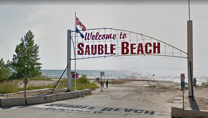 Man dies after being pulled from the water at Sauble Beach