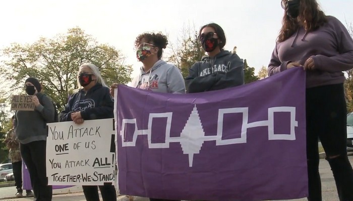 Protestors from Six Nations take part in a rolling blockade to support the Mi’kmaq fishers