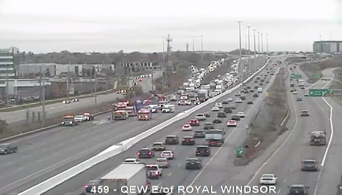 One person killed in multi-vehicle crash on QEW in Oakville: OPP