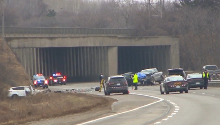 Ontario to launch pilot project to limit the number of towing companies on highways