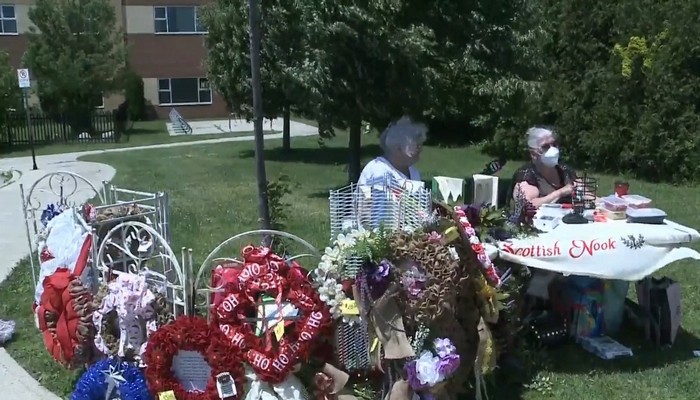 Hundreds of shoppers hit a Stoney Creek yard sale looking for someone else’s unwanted treasure