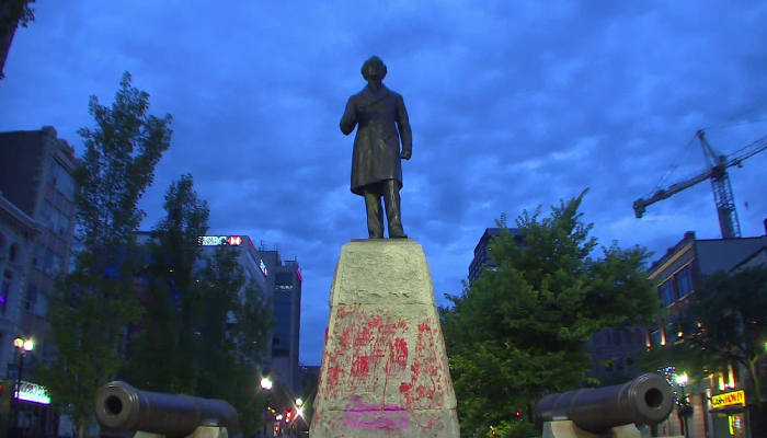 hamilton sir john a macdonald statue red paint