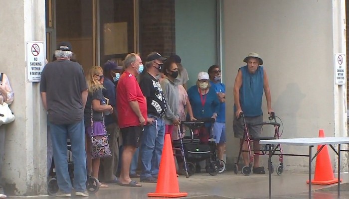 Canada Post says it’s too dangerous to deliver inside a Hamilton seniors building