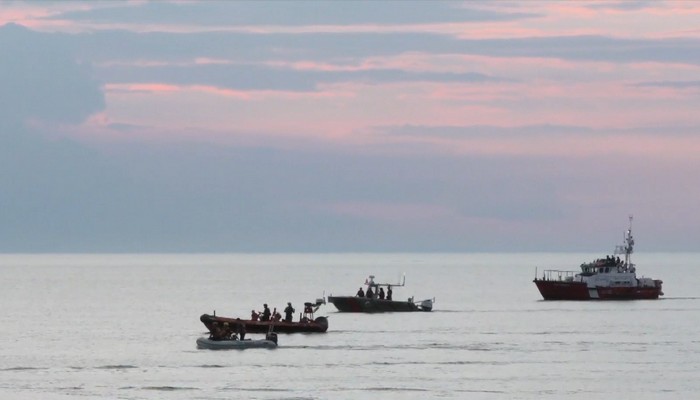 Search continues for a 23 year old man who fell off a boat in Niagara