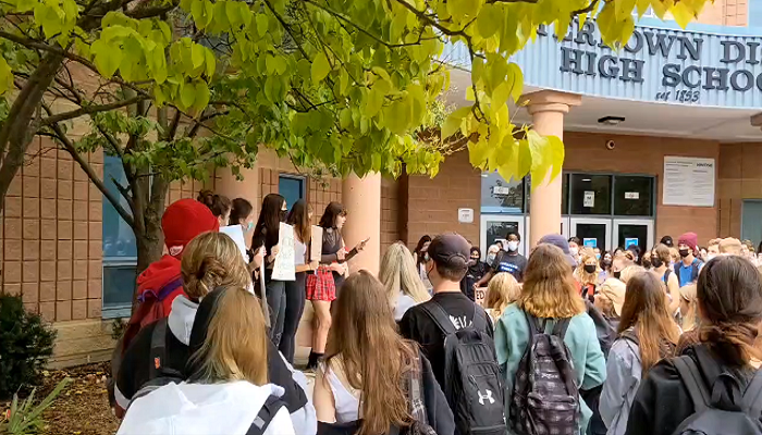 Waterdown students protest dress code reminder amid sexual assault investigation