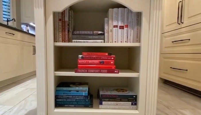 To keep or not to keep: how to organize your growing home library