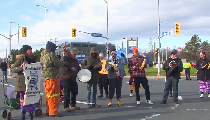 Protestors marched in Niagara Falls in solidarity with the Wet’suet’en First Nation