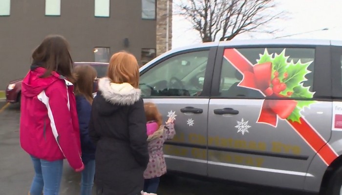 Mom of 5 battling cancer gifted minivan from JP Motors