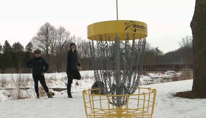 Enjoy the winter outdoors by trying Disc Golf at Hamilton’s King’s Forest Golf Club