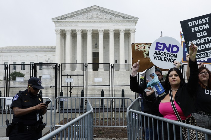 U.S. Supreme Court overturns Roe v. Wade; states can ban abortion