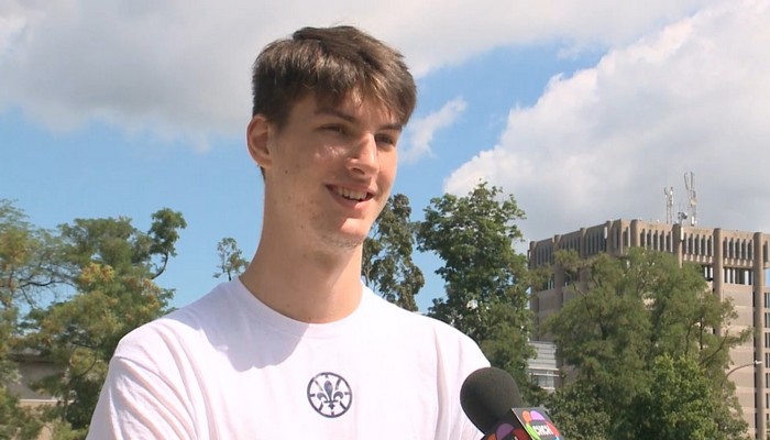 Canada Summer Games: World’s tallest teen takes the basketball court