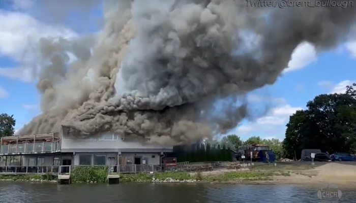 Old Marina Restaurant in Puslinch, Ont. engulfed in flames on Saturday