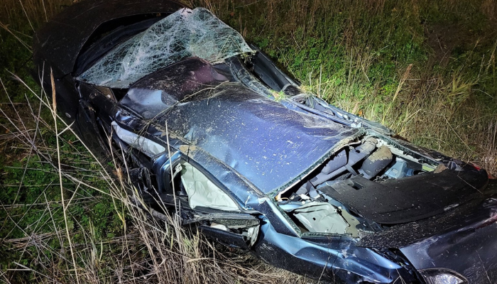 Car rolls, flattens itself on highway in Niagara Falls