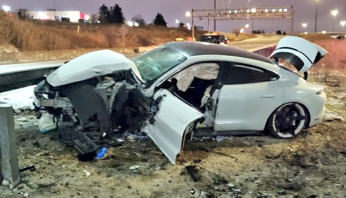 Overnight crash in Vaughan sends two to hospital