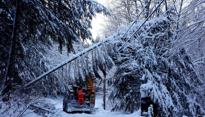 Canadians are still impacted by power outages after winter storms