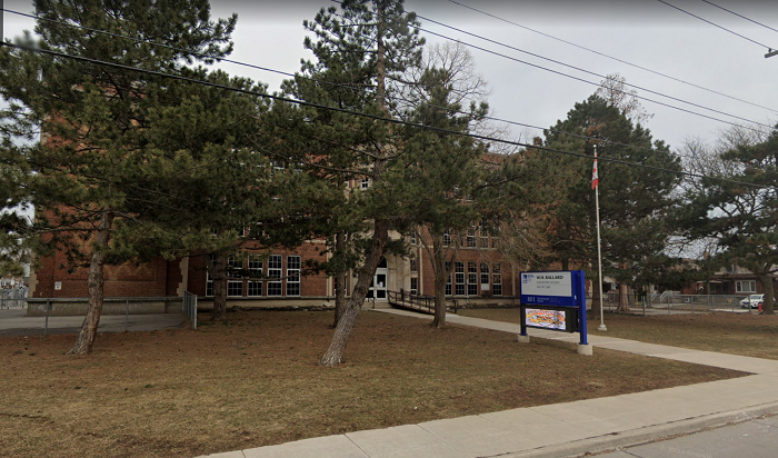 Hamilton Police investigate man approaching children near school