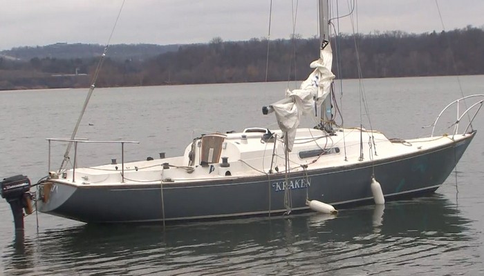 Transport Canada investigating abandoned sailboat at Bayfront Park