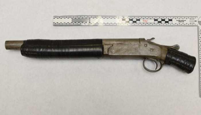 Police uncover sawed-off shotgun during traffic stop in Hamilton