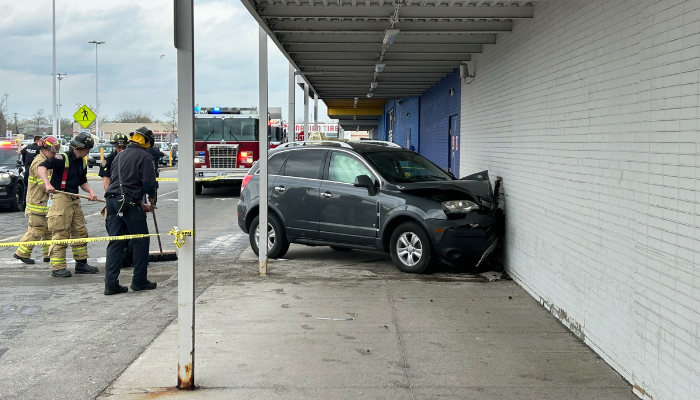 Man airlifted to hospital following crash into St. Catharines Walmart