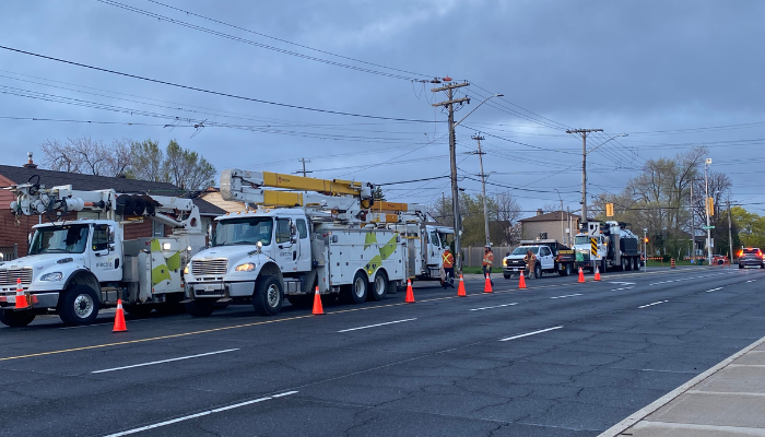 Road closure on Hamilton Mountain after hydro pole struck by car