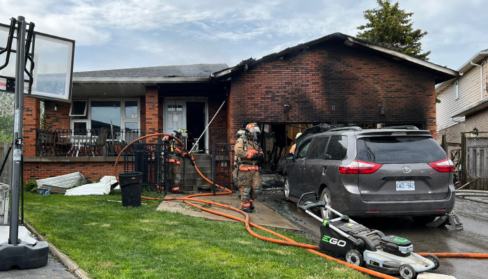 Crews battle large blaze at Hamilton Mountain care home