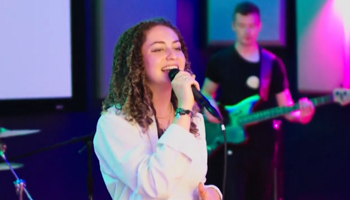 Avery Raquel performs ‘New Found Happiness’ on Music Friday