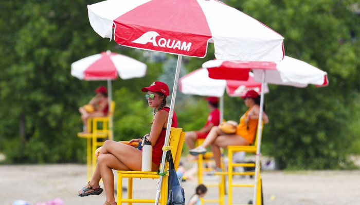 ontario lifeguard age