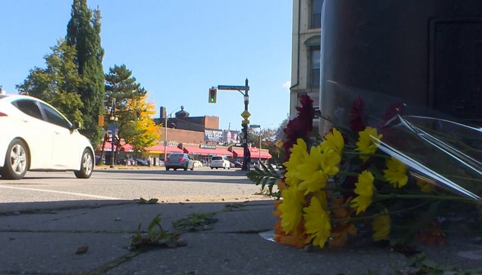 Cyclist dead after collision with cement truck in downtown Hamilton