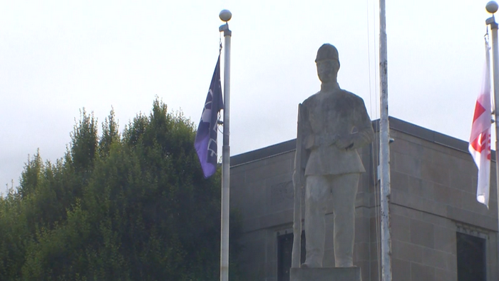 St. Catharines votes to remove controversial statue from city hall