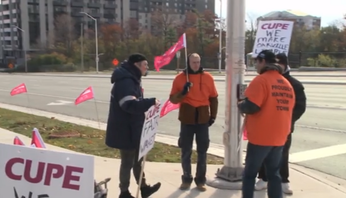 Outside workers reach tentative agreement with Town of Oakville