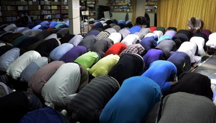 People attend prayers at the Toronto Islamic Centre on Friday, Sept. 25, 2015.