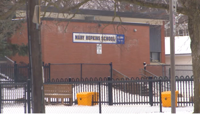 Overcrowding sparks concerns from parents at a Waterdown elementary school