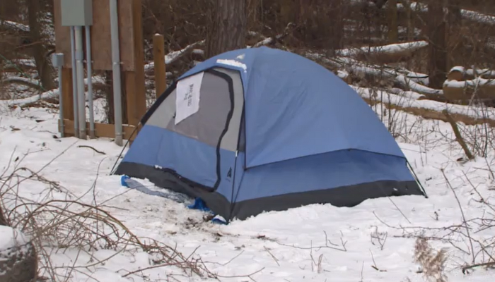 Residents in Paris camp outside to raise money for the homeless