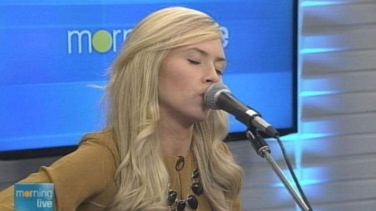 Lindsay Broughton performs on Morning Live, November 17, 2014