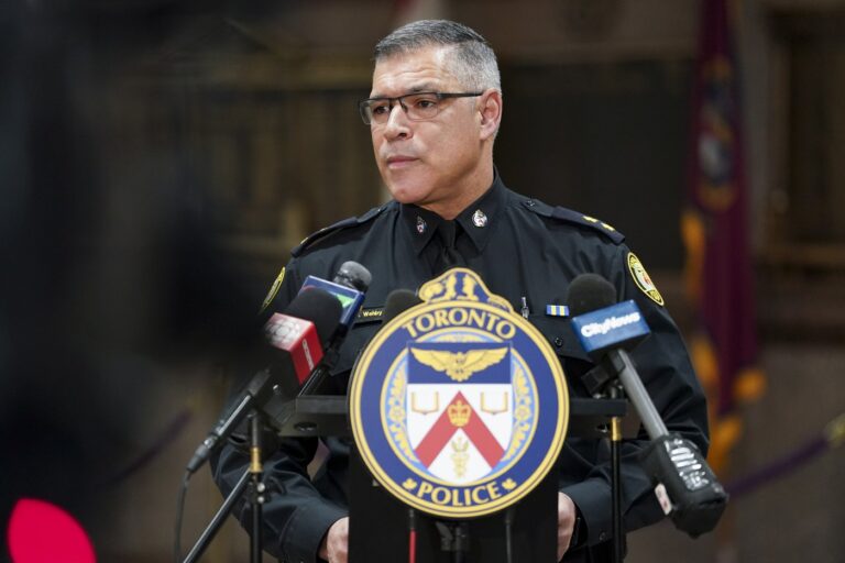 toronto bus stop shootings