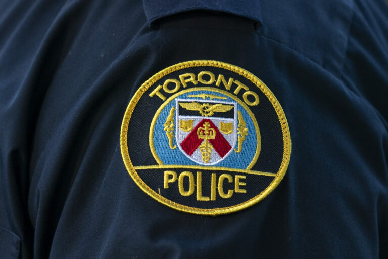 toronto cop injured