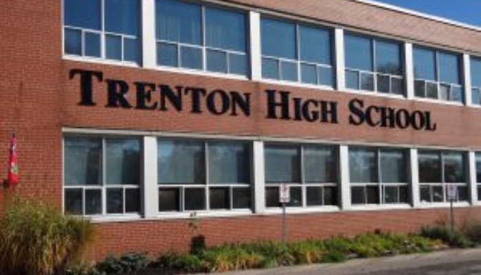 teen dies at high school