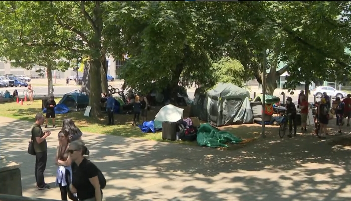 people living at hamilton city hall