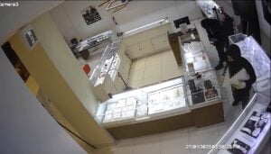 Police seek four suspects after violent robbery at gold store on east ...
