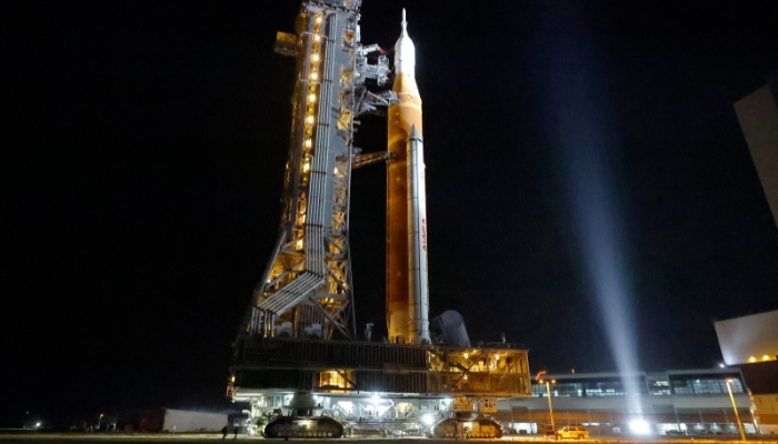 Artemis II rocket April flight