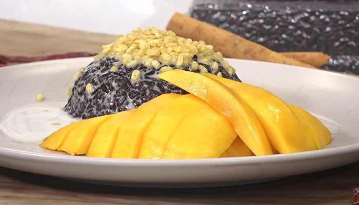 Mango RiceBerry Rice With Salted Coconut Cream