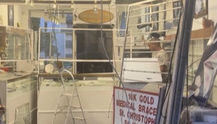 Hamilton jewelry store smash and grab