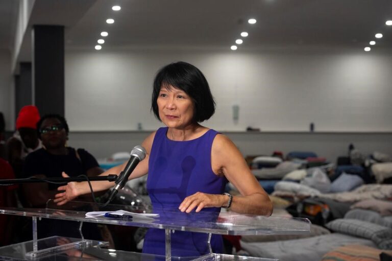 Council debates Toronto’s financial future as Chow presses for refugee shelter help